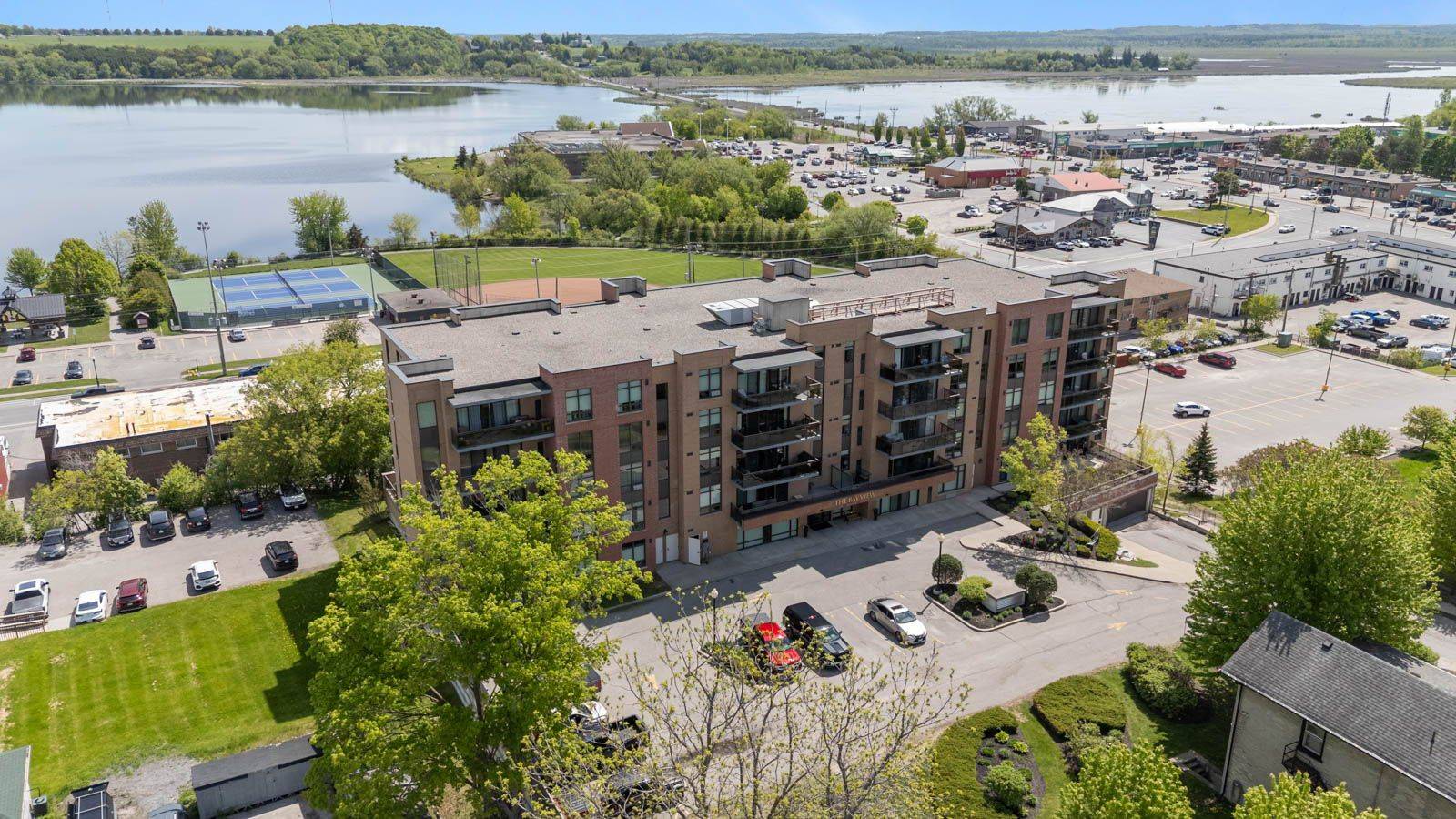 Scugog, ON L9L 0A3,171 Shanly ST #408