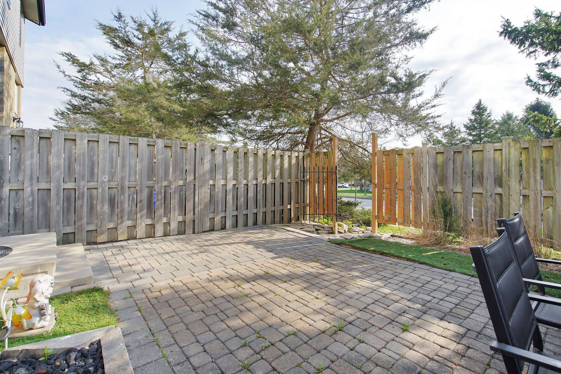 London South, ON N6K 2Y4,631 Cranbrook RD #26