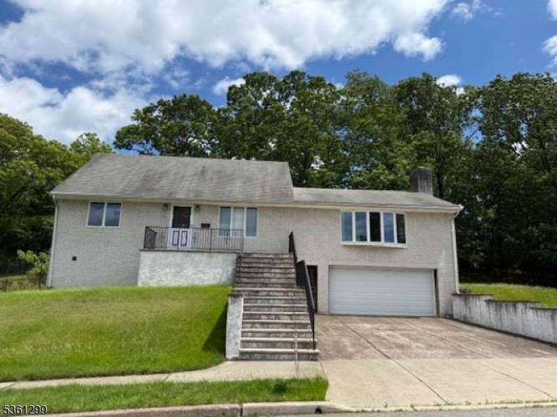 Woodland Park, NJ 07424,21 Kay Rd