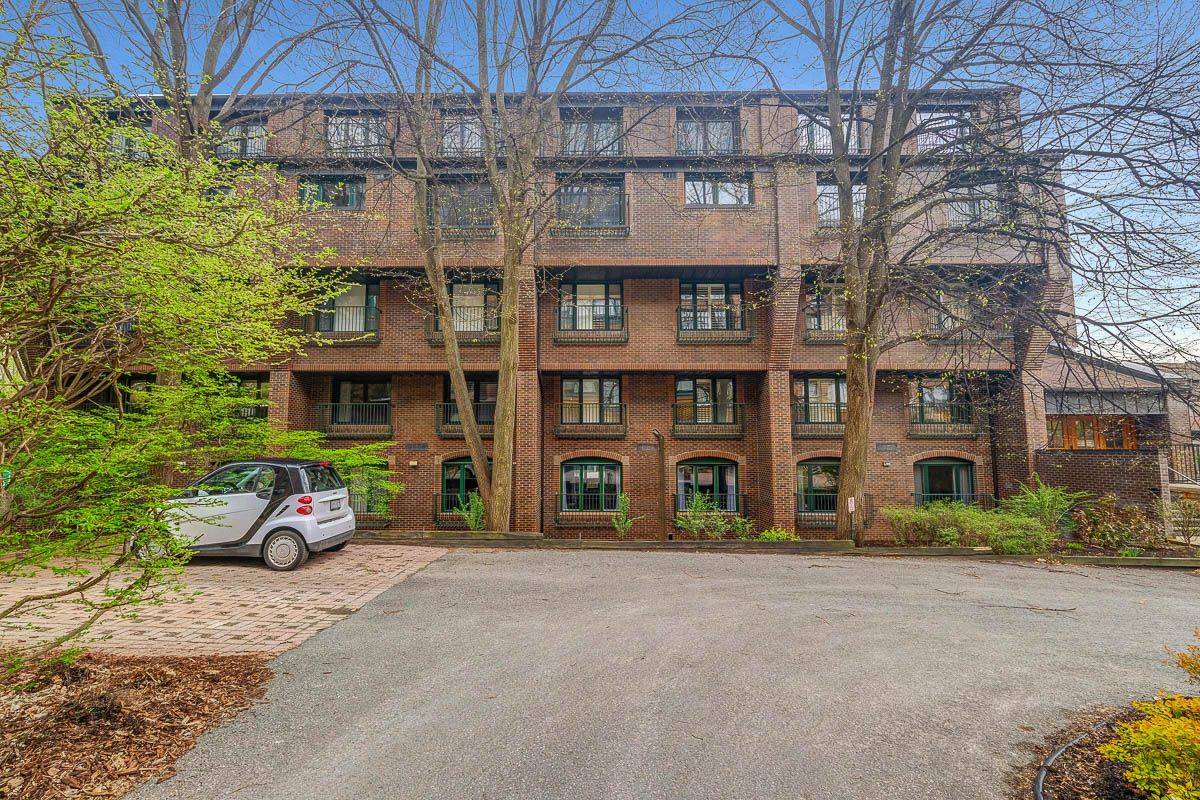 New Edinburgh - Lindenlea, ON K1M 1C5,135 Springfield RD #16