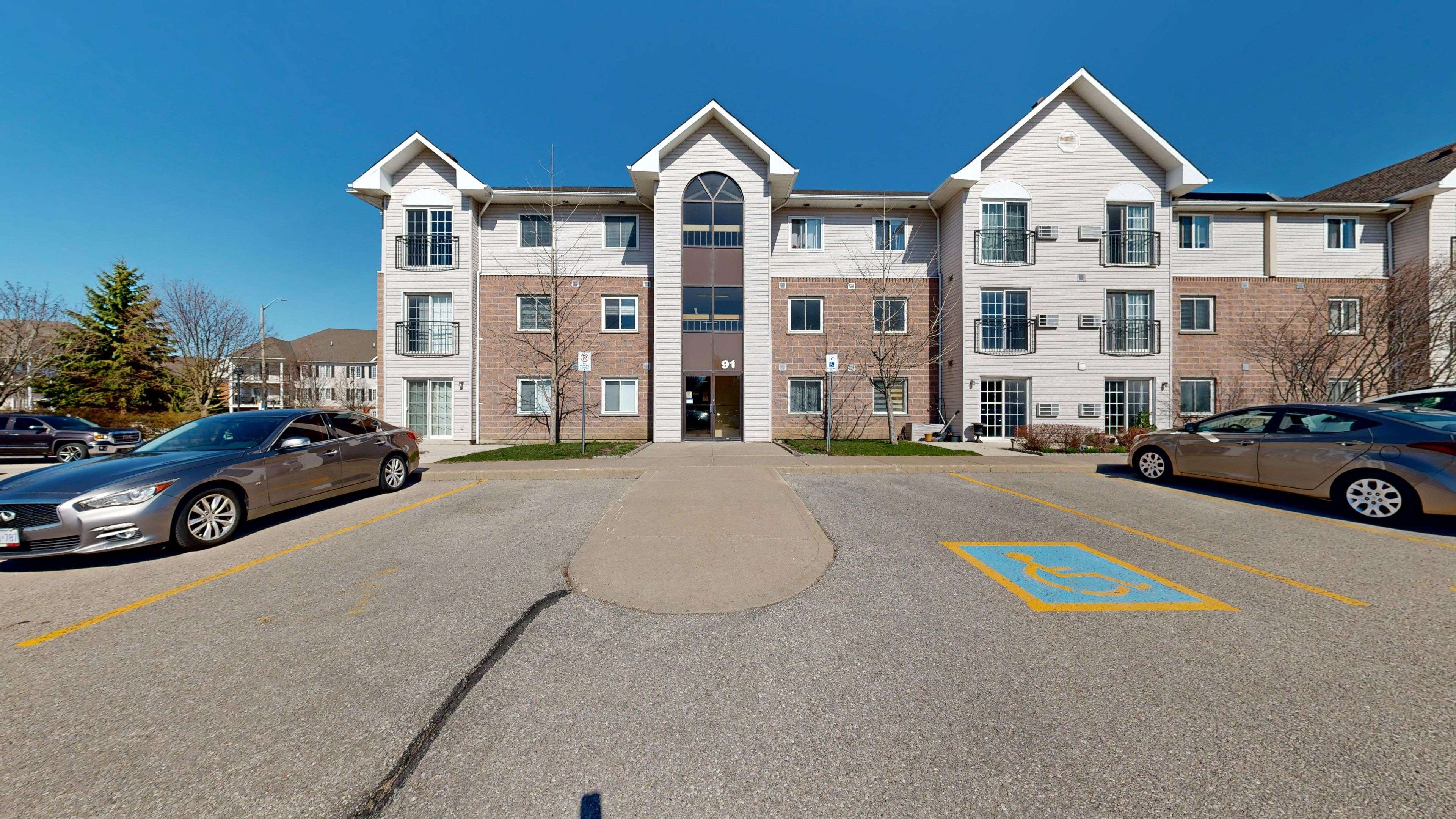 Clarington, ON L1C 5J9,91 Aspen Springs DR #303