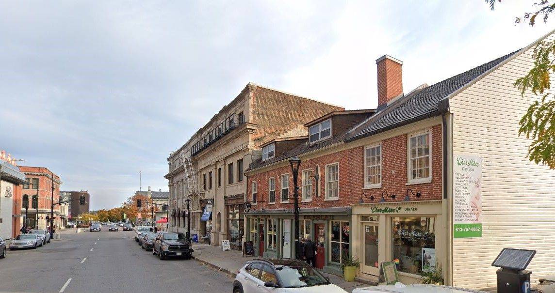 Kingston, ON K7L 1R9,68 Brock ST