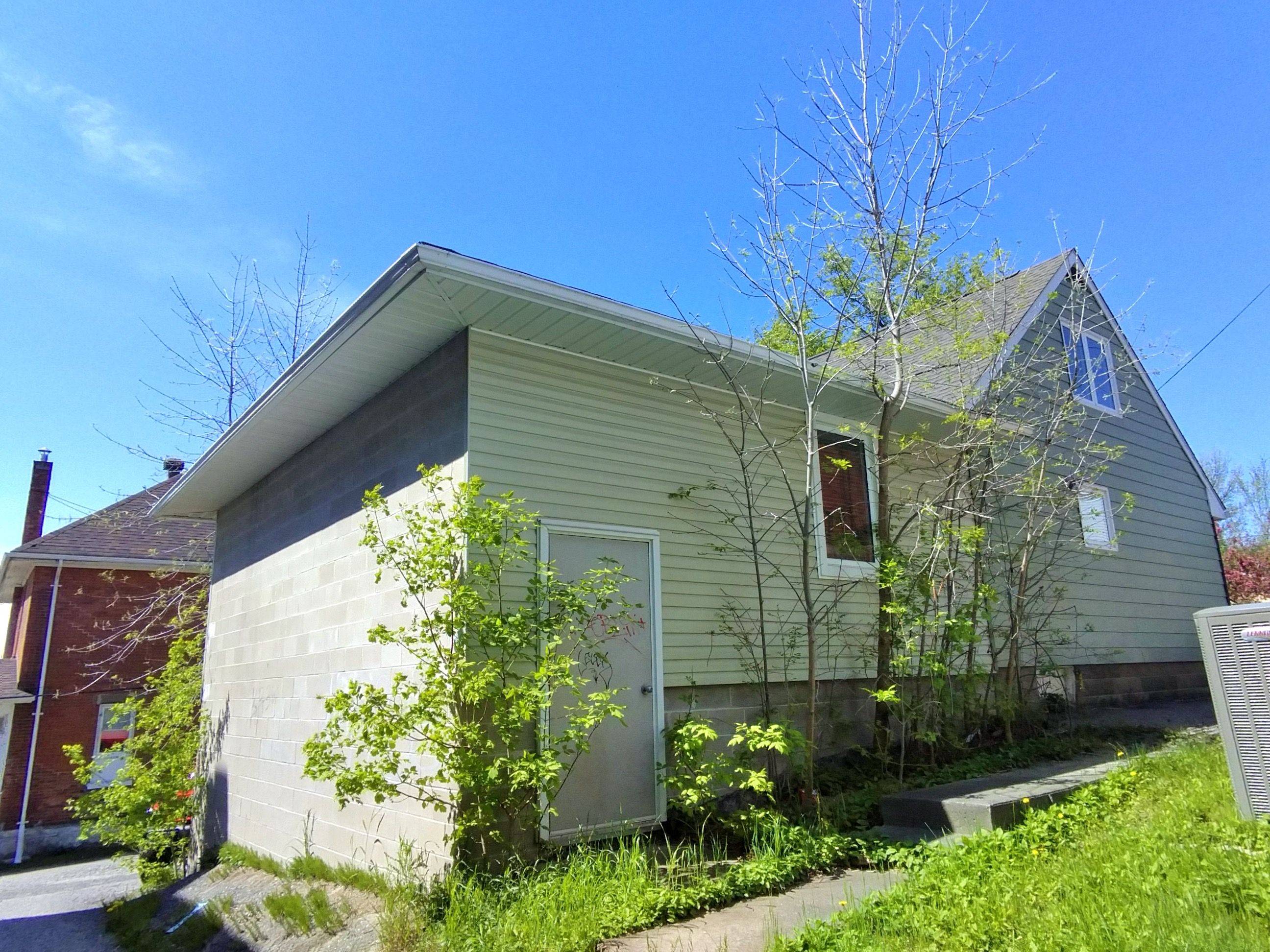 Temiskaming Shores, ON P0J 1P0,15 MARY ST