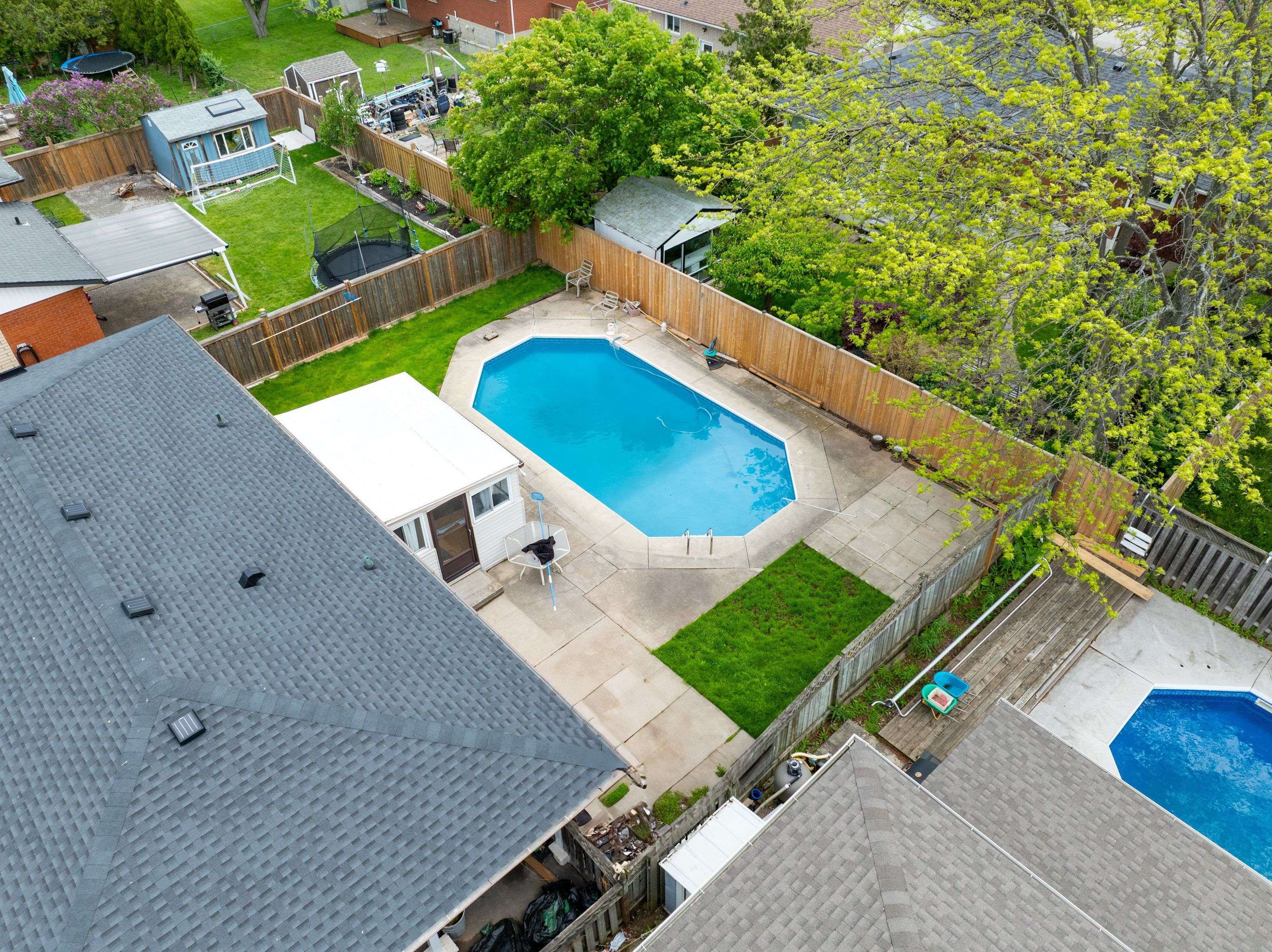 Grimsby, ON L3M 3X1,402 Kerman AVE