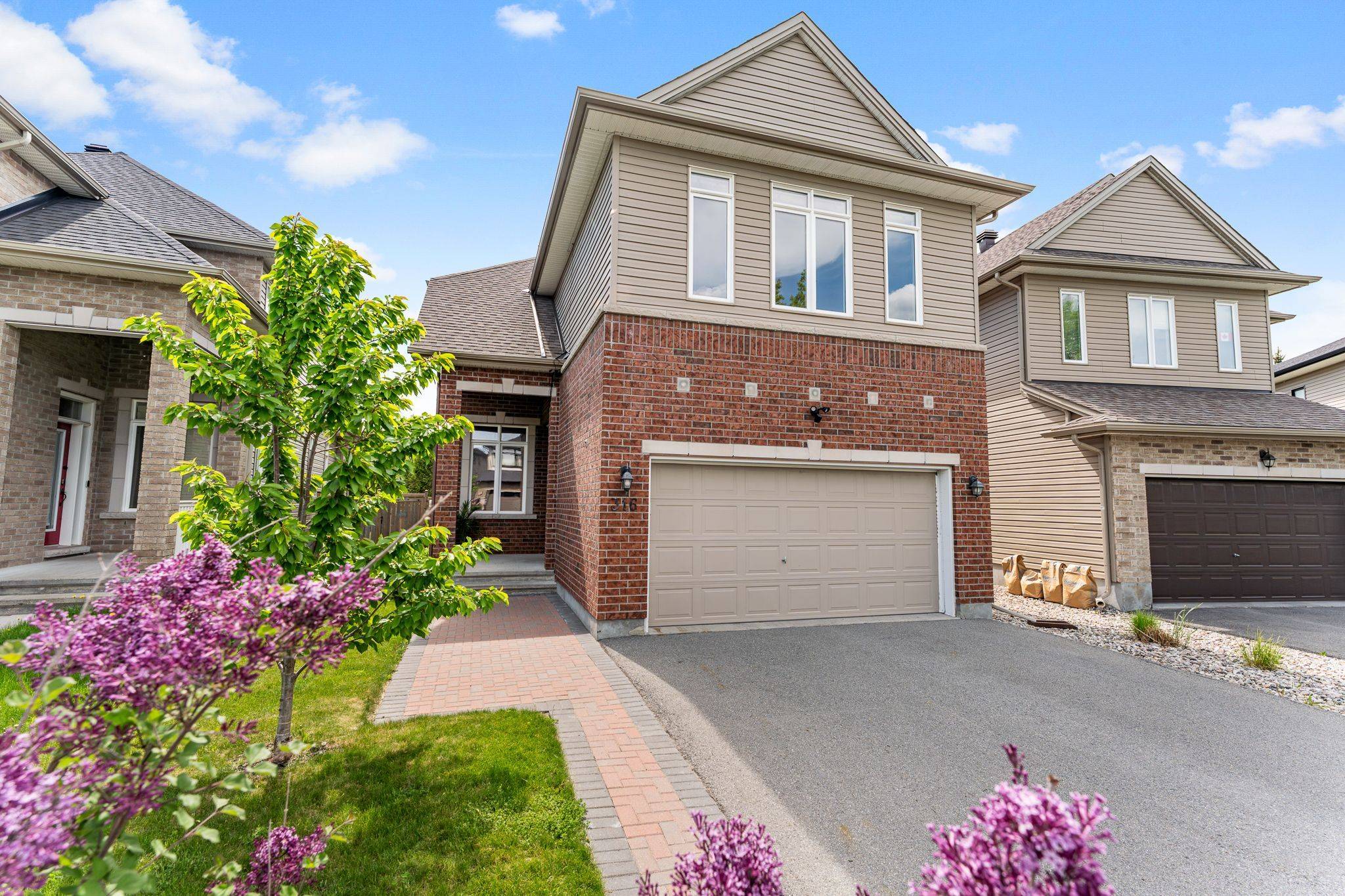 Kanata, ON K2M 0B1,316 Sugar Pine CRES