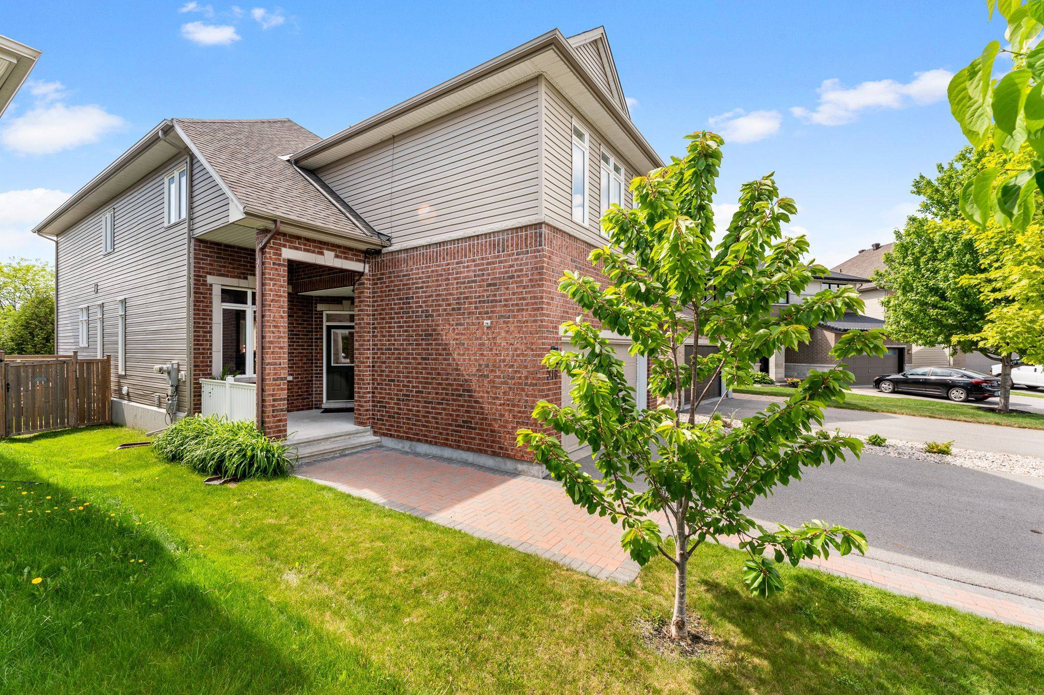 Kanata, ON K2M 0B1,316 Sugar Pine CRES
