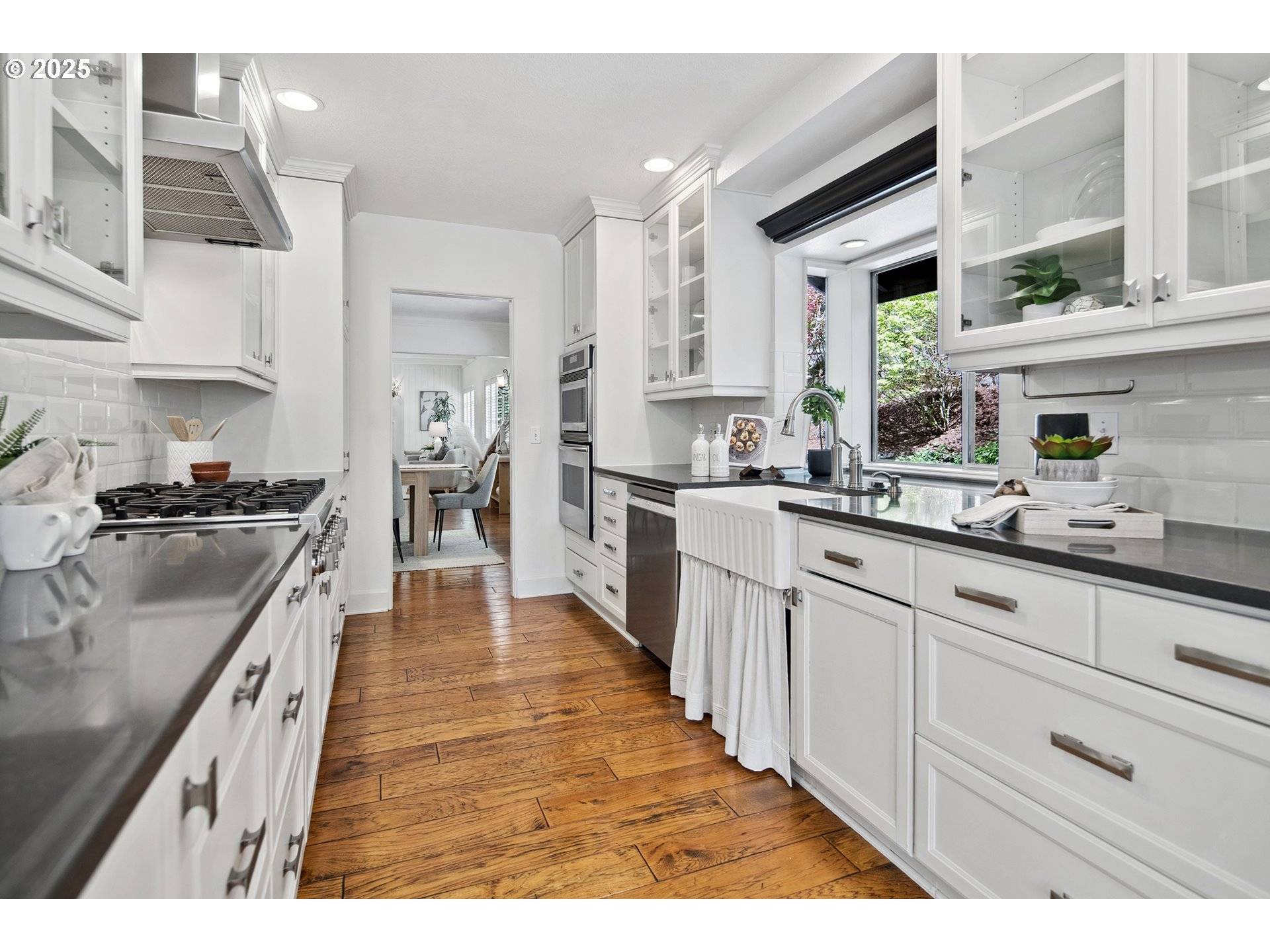Lake Oswego, OR 97034,2348 SUMMIT DR