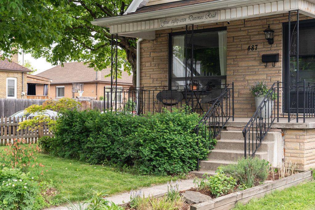 Hamilton, ON L8H 1G8,487 Dunsmure RD