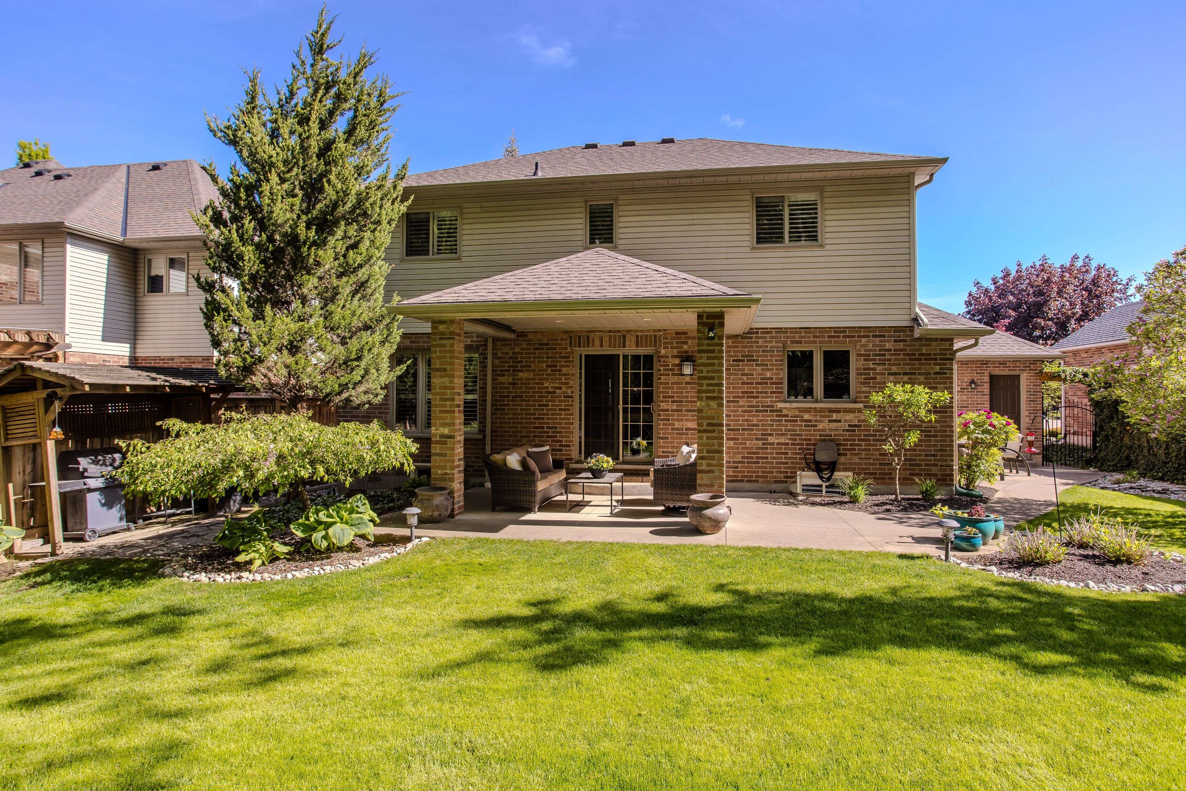 Grimsby, ON L3M 1B5,82 Terrace DR