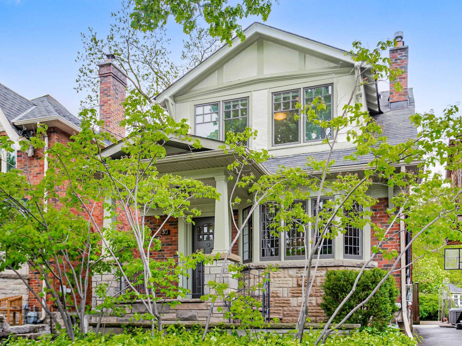 Toronto C11, ON M4G 3H4,30 Macnaughton RD