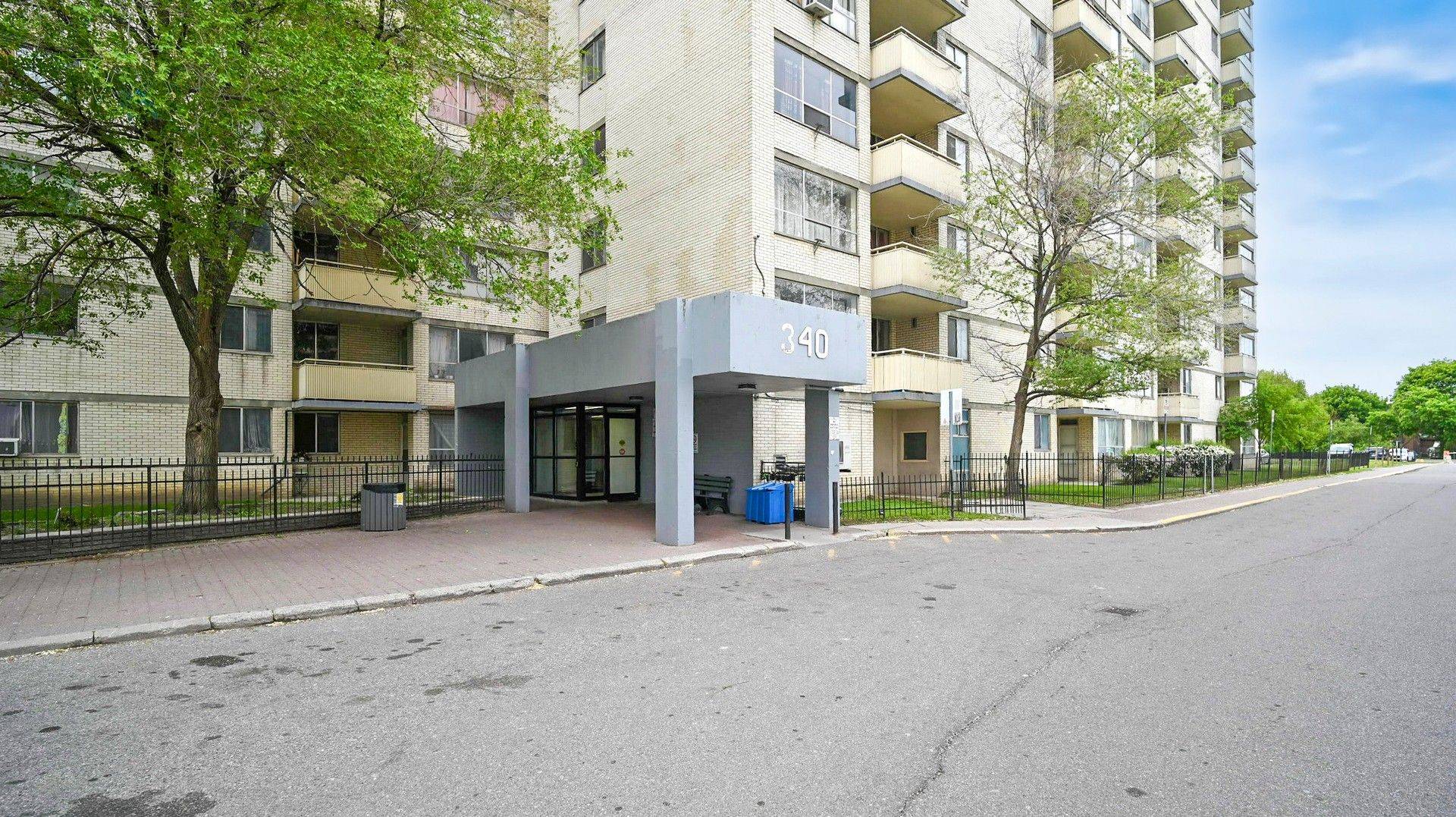 Toronto W09, ON M9R 1T4,340 Dixon RD #2108
