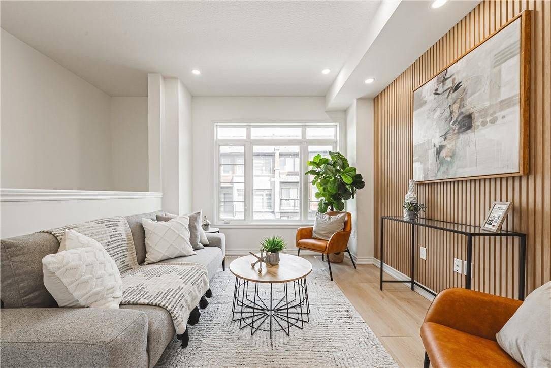 Hamilton, ON L8J 0M6,61 Soho ST #29