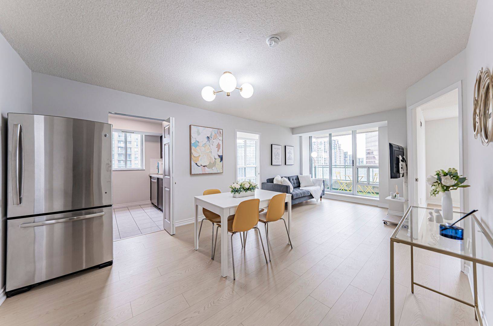 Toronto C14, ON M2M 4L9,1 Pemberton AVE #1608