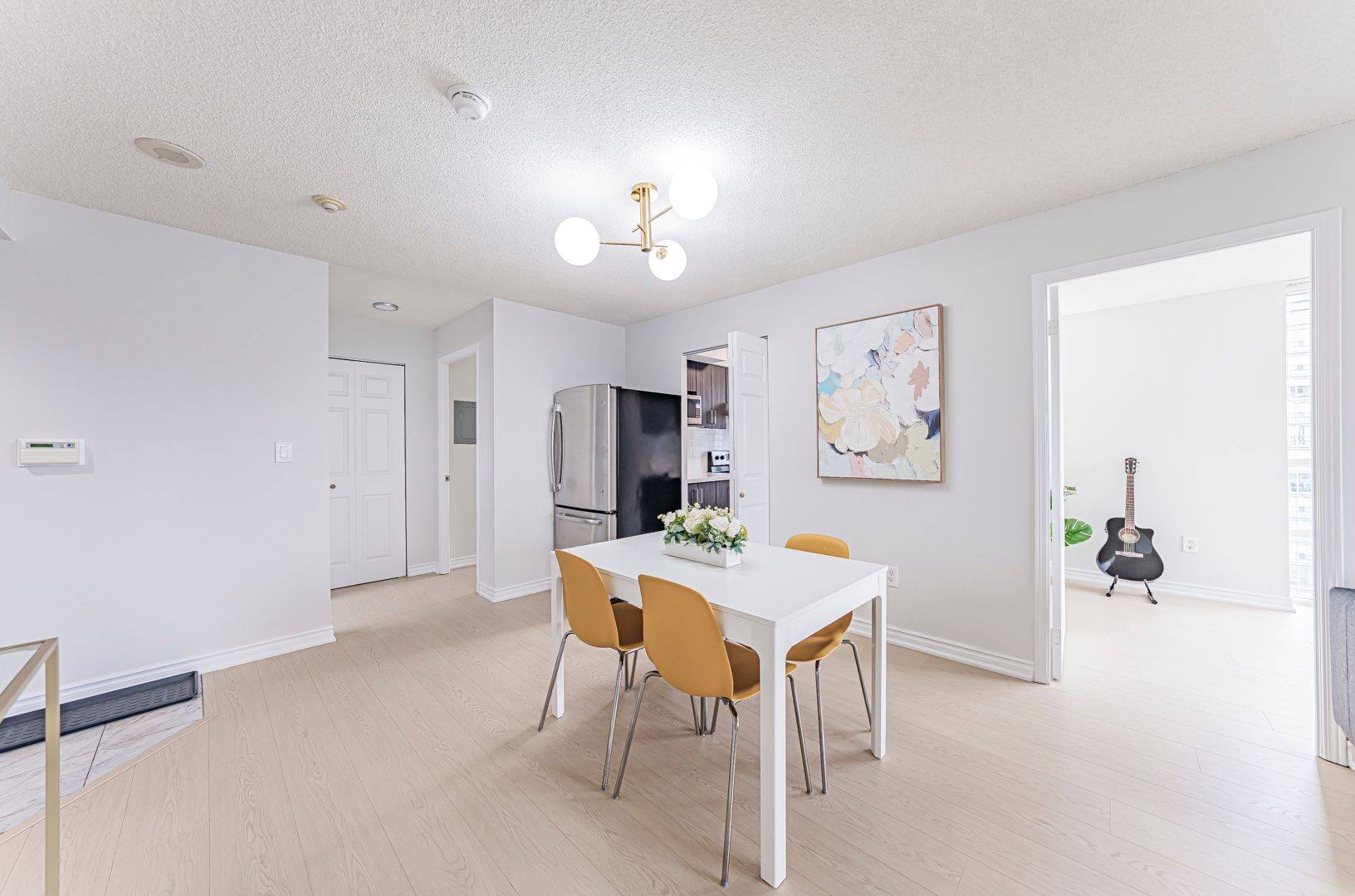 Toronto C14, ON M2M 4L9,1 Pemberton AVE #1608