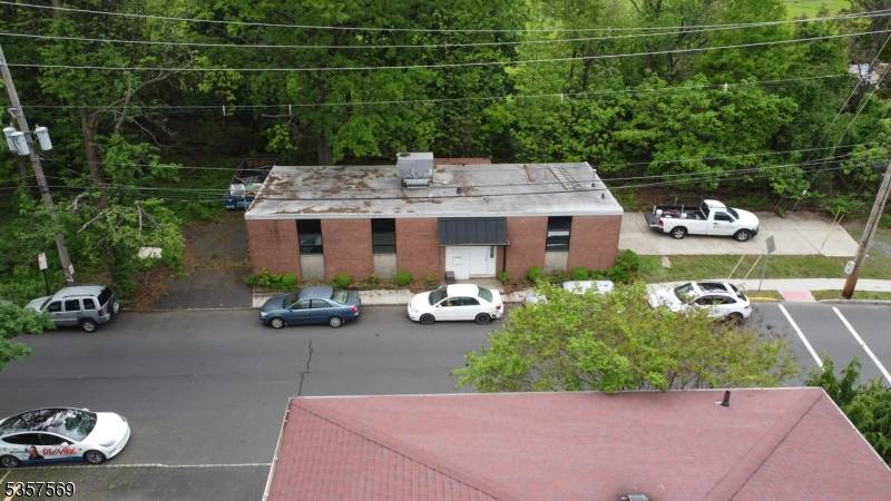 Roselle Park Boro, NJ 07204,222 Valley Rd
