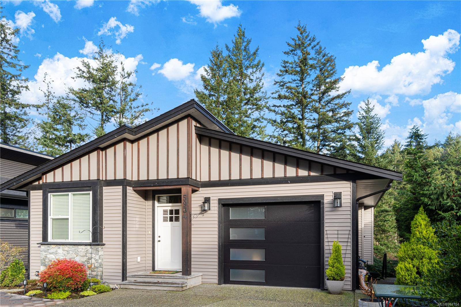 Nanaimo, BC V9T 0J6,5934 Stillwater Way