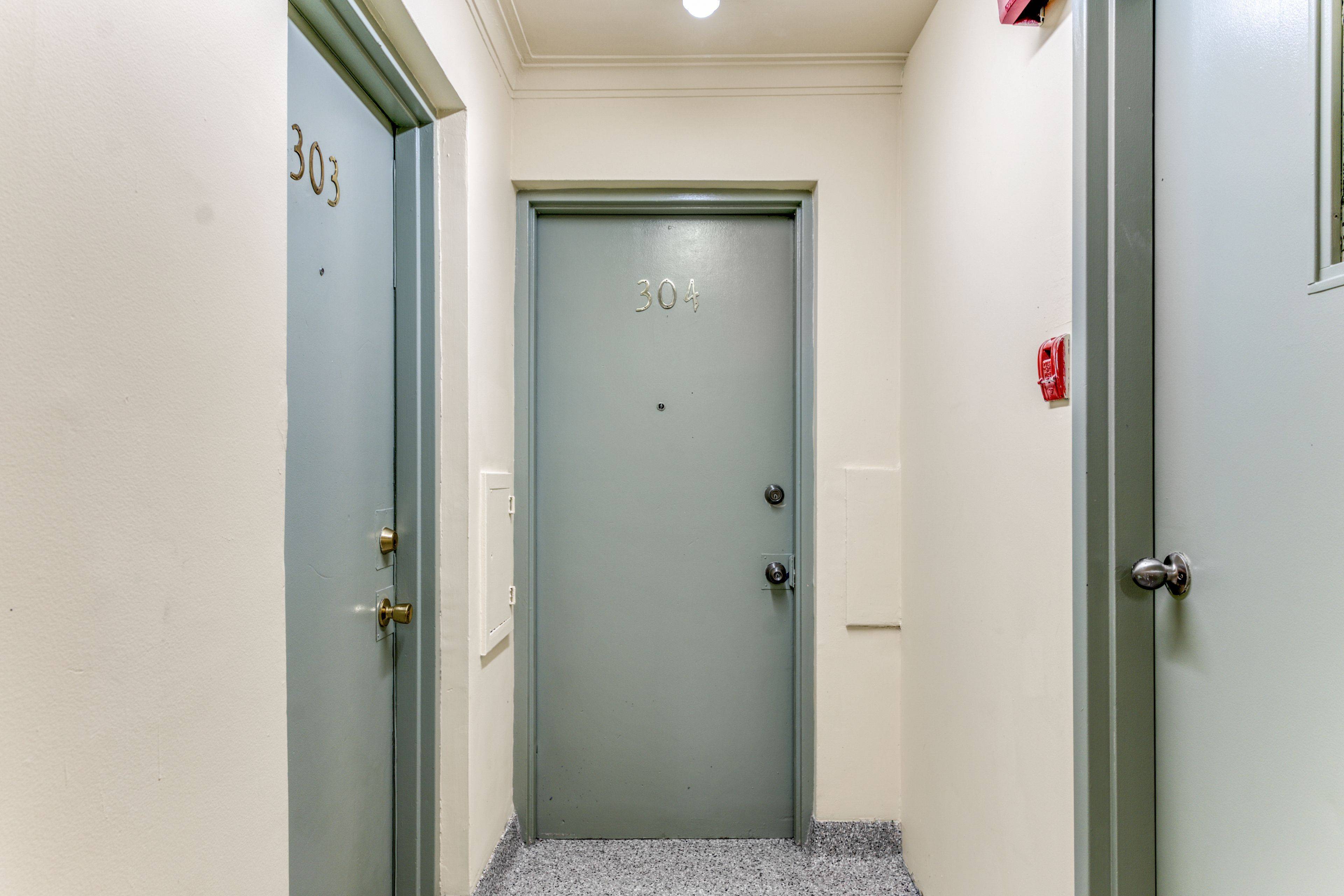 Toronto E03, ON M4B 2T3,990 O'connor DR