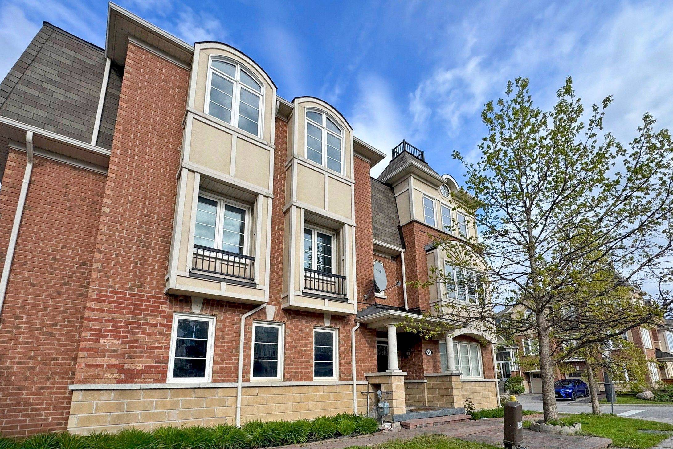 Toronto E04, ON M1L 0C1,60 Deans DR E