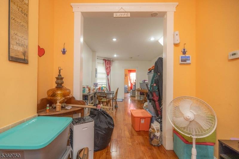 Elizabeth City, NJ 07201,924 E Grand St
