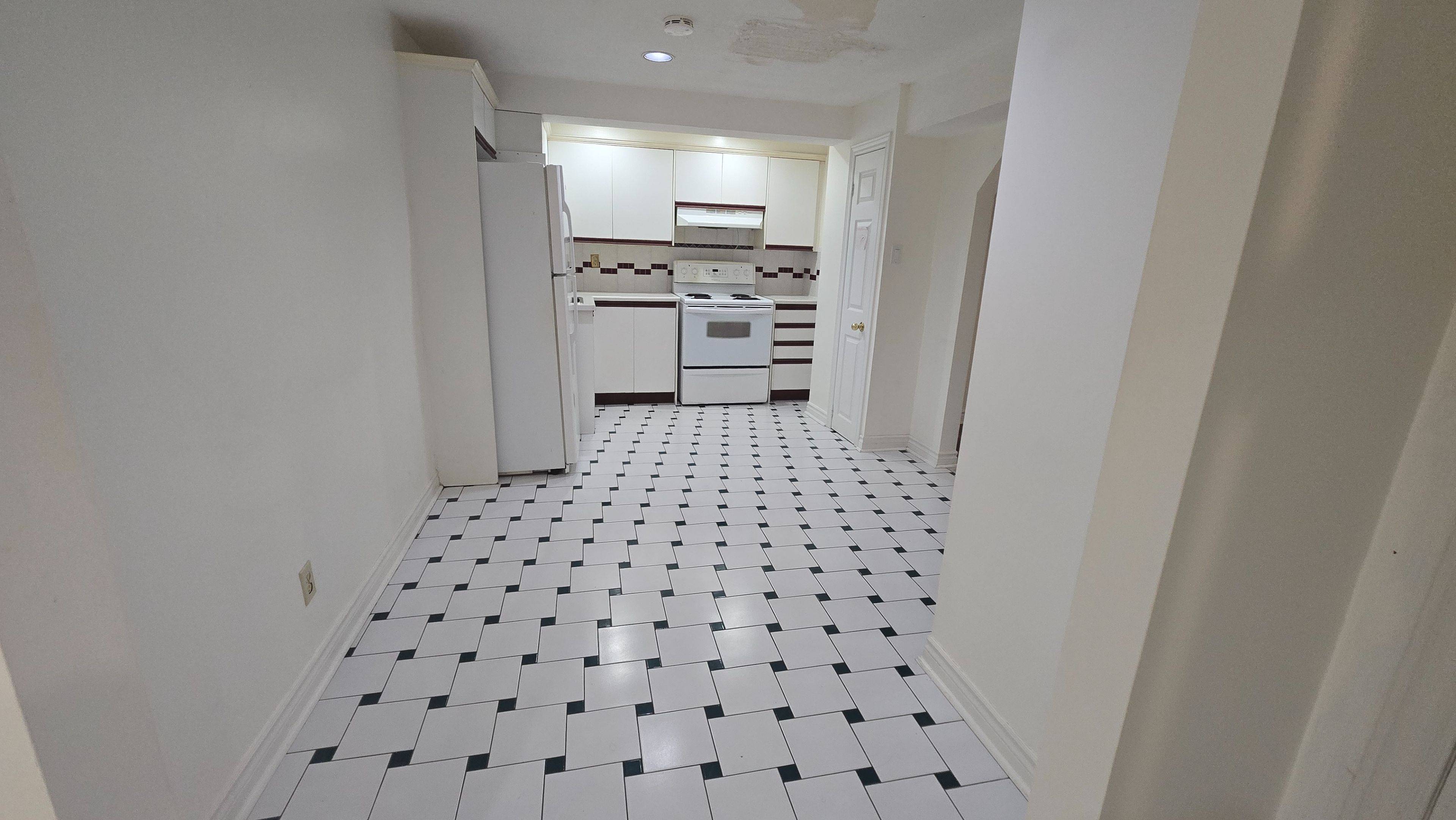 Barrie, ON L4N 7G6,26 Brushwood CRES #Lower