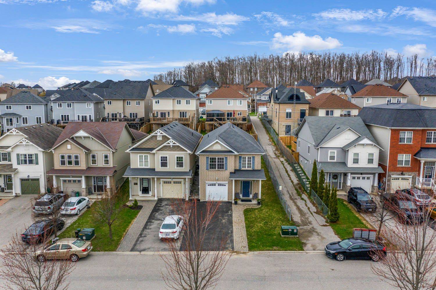 Orillia, ON L3V 0A6,66 Pearl DR