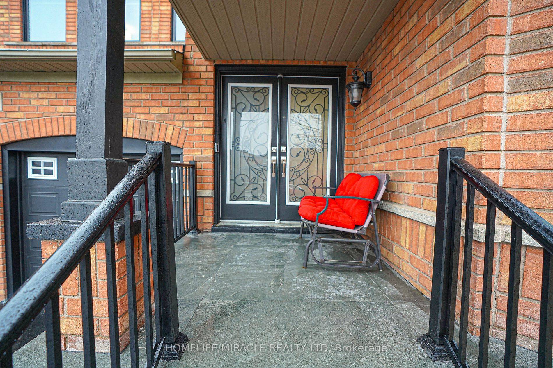 Brampton, ON L6P 1B2,6 Maplecrest CT