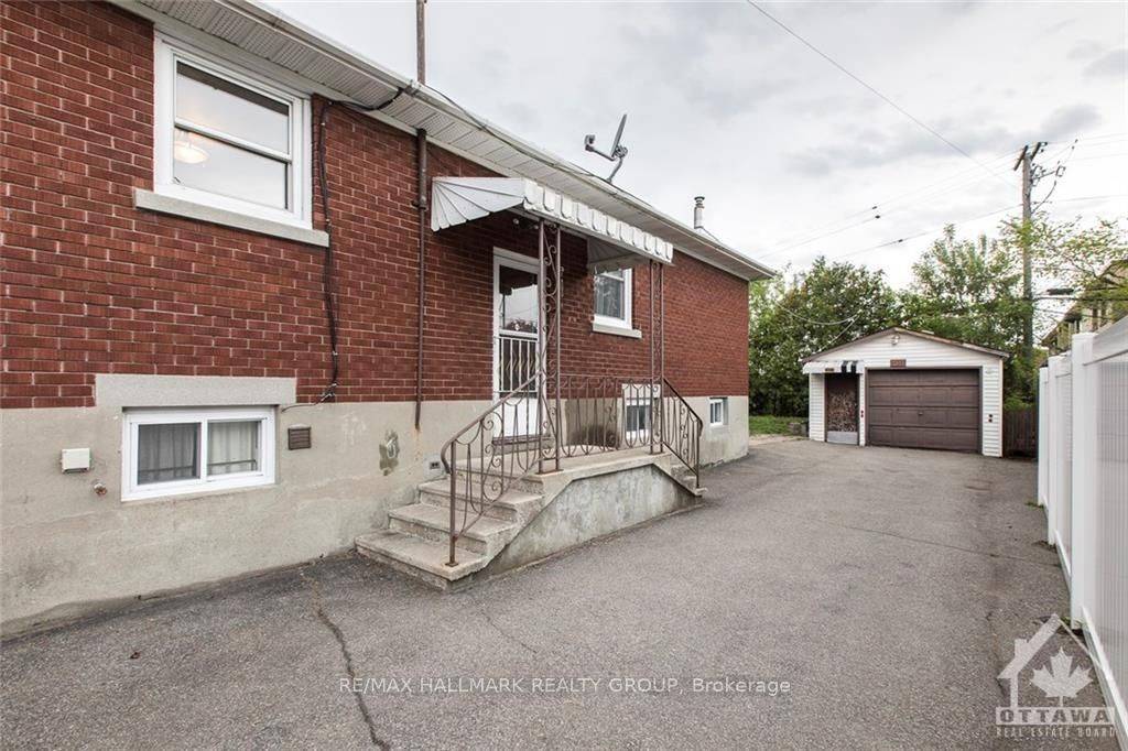 Carlington - Central Park, ON K1Z 8E8,1347 DORCHESTER AVE #A