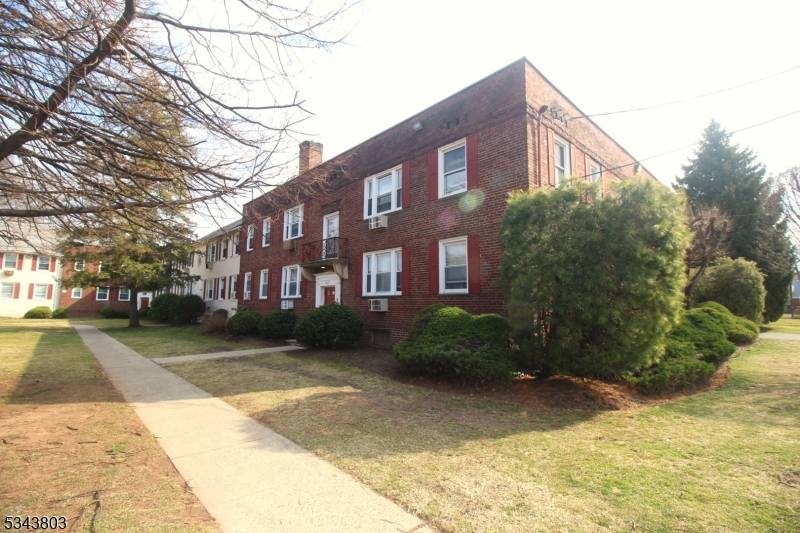 Plainfield City, NJ 07062,963D E Front St #D