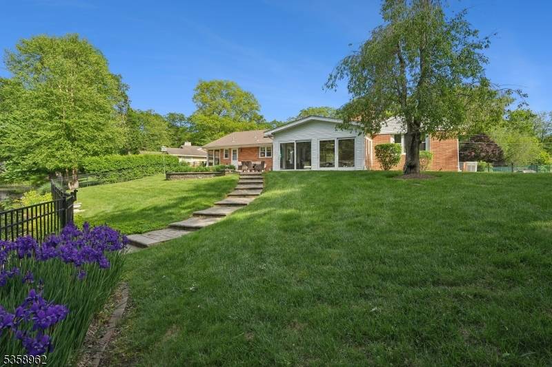 Denville Twp., NJ 07834,7 Dells Dr