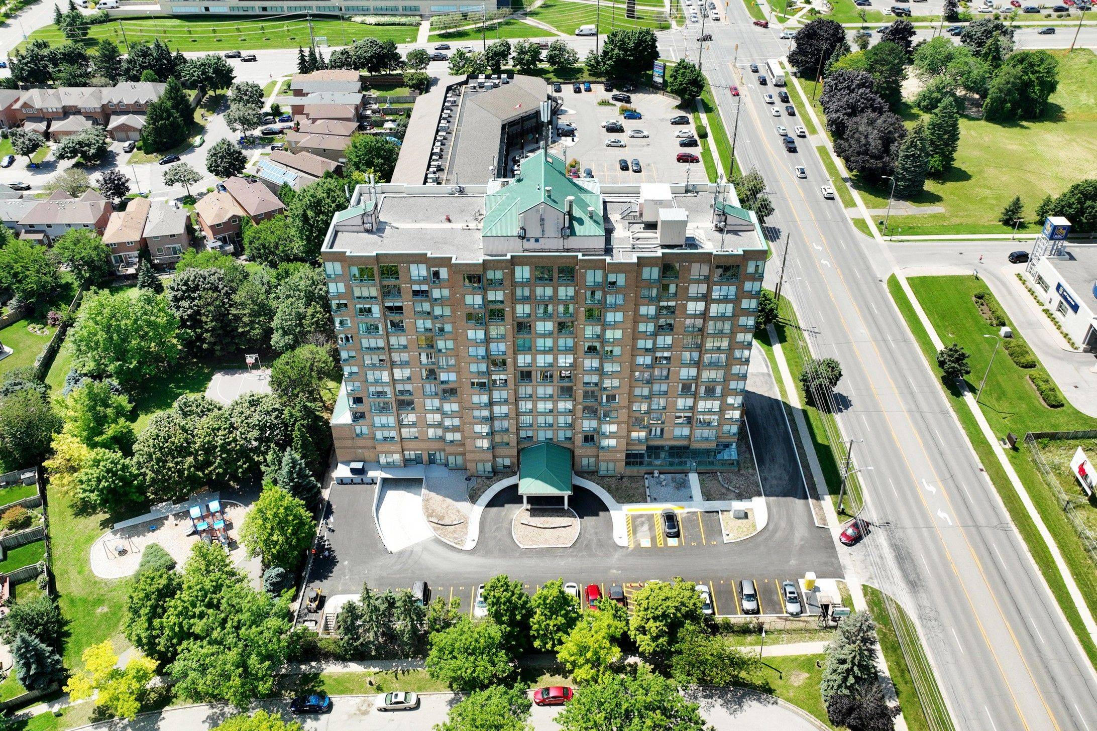 Whitby, ON L1N 8Z1,711 Rossland RD E #509