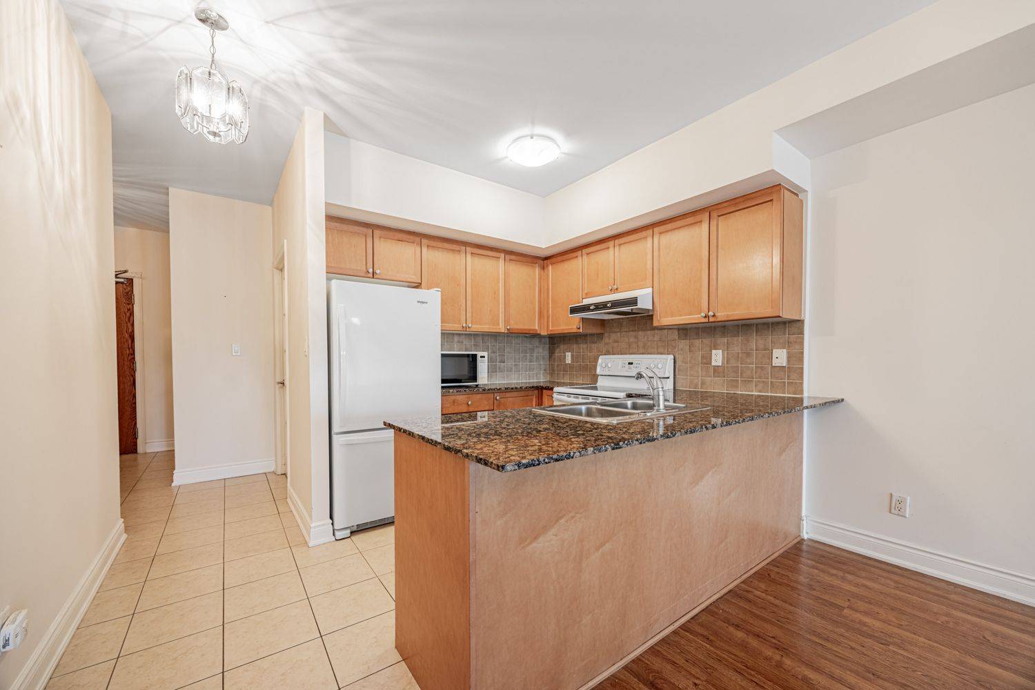 Vaughan, ON L6A 3Y5,9901 Keele ST #207