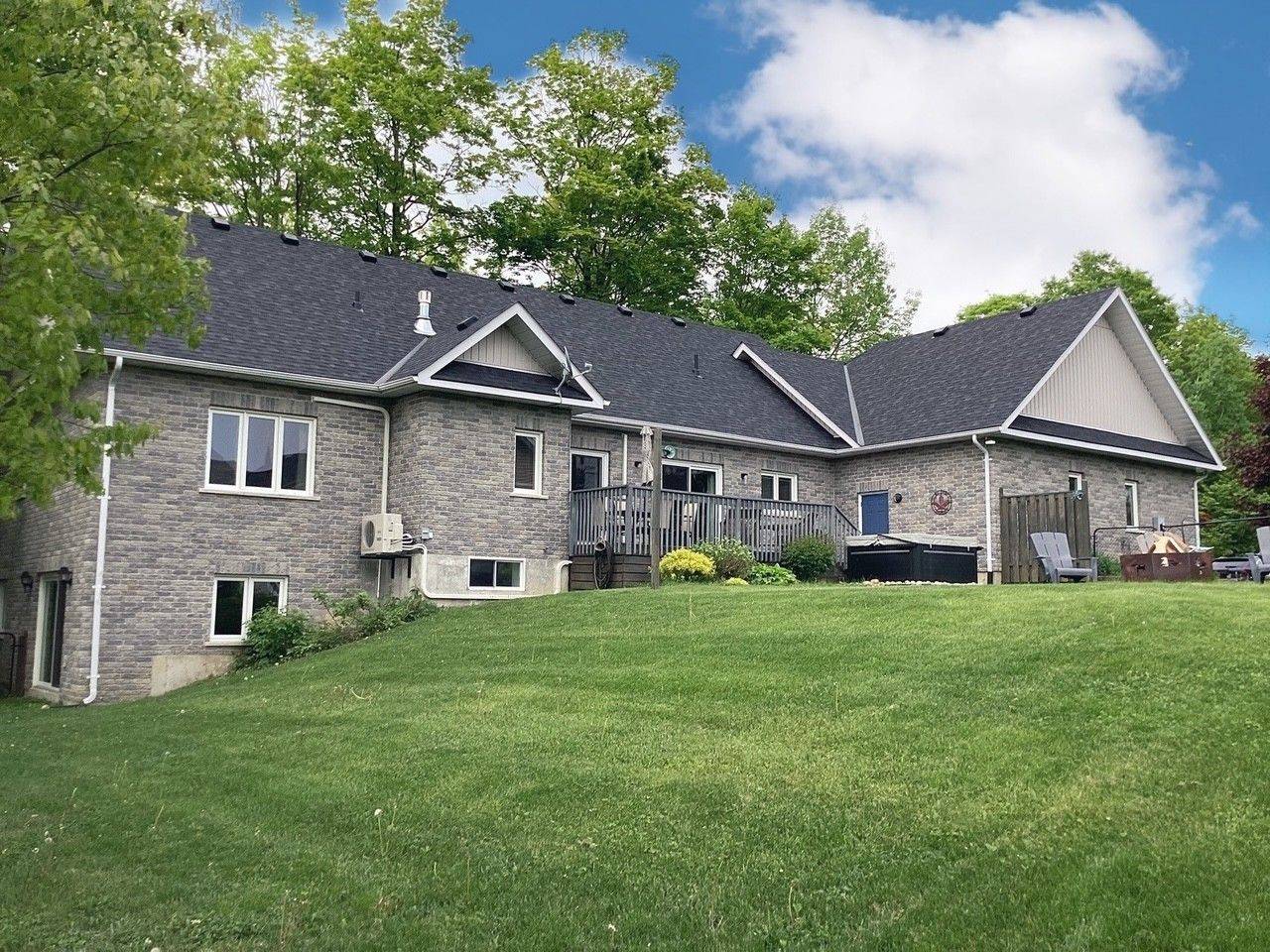 Oro-medonte, ON L0K 1N0,28 Boyd CRES