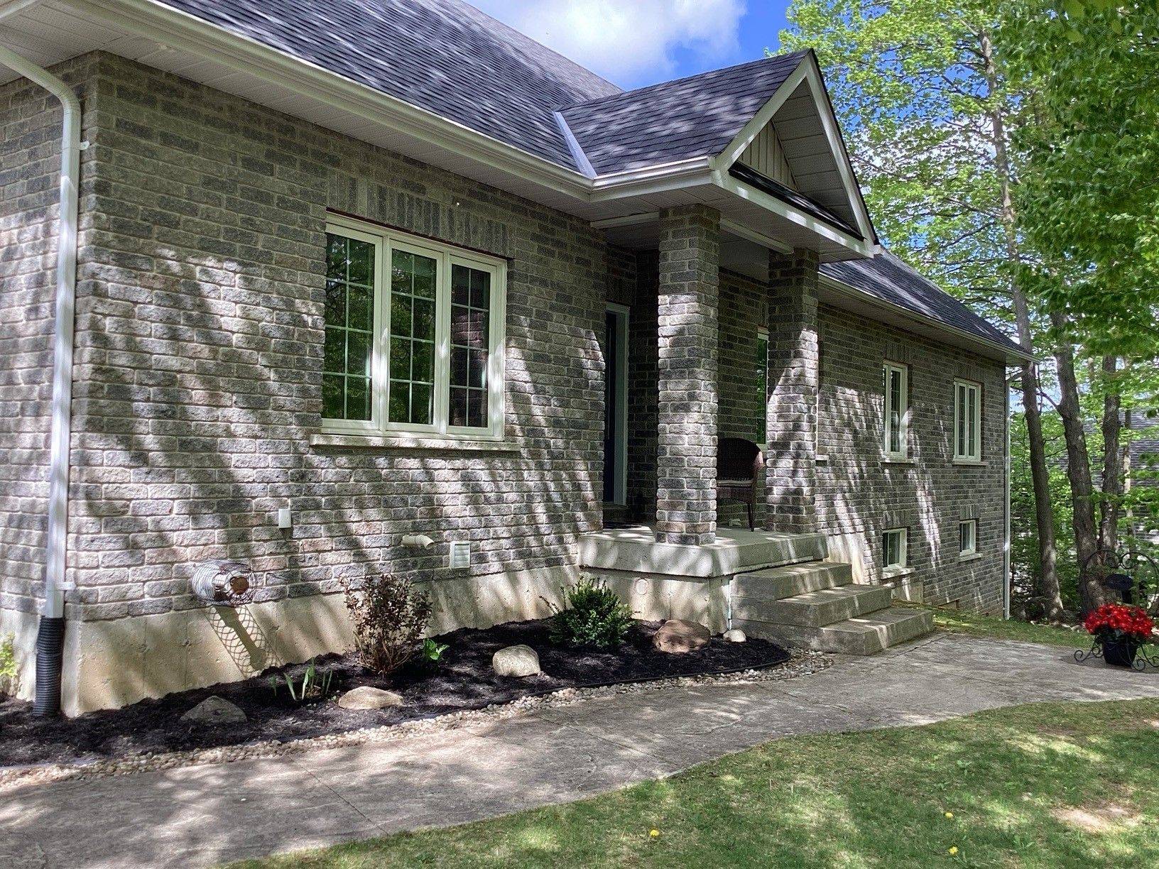 Oro-medonte, ON L0K 1N0,28 Boyd CRES