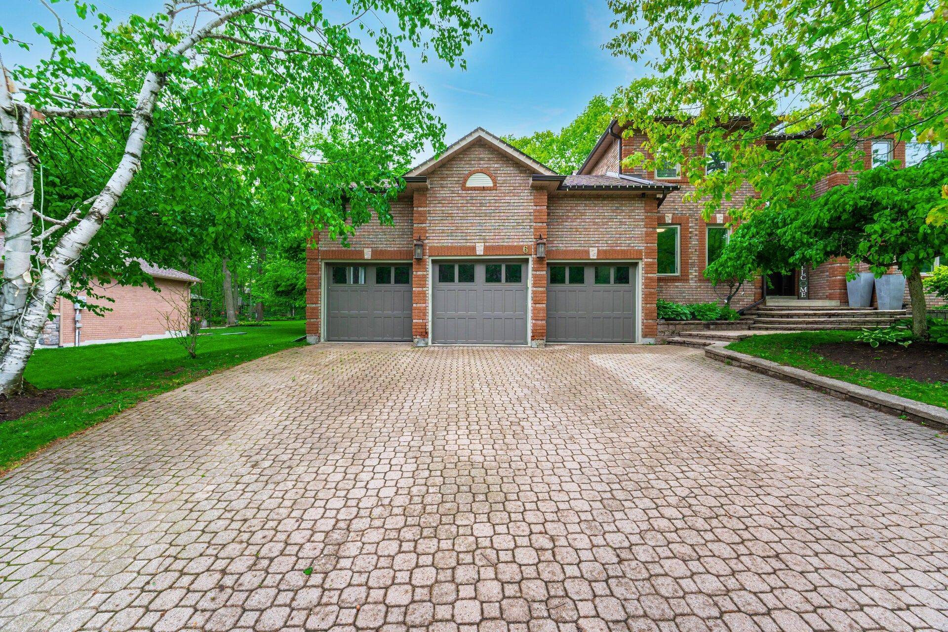 Springwater, ON L9X 0S2,6 Alana DR