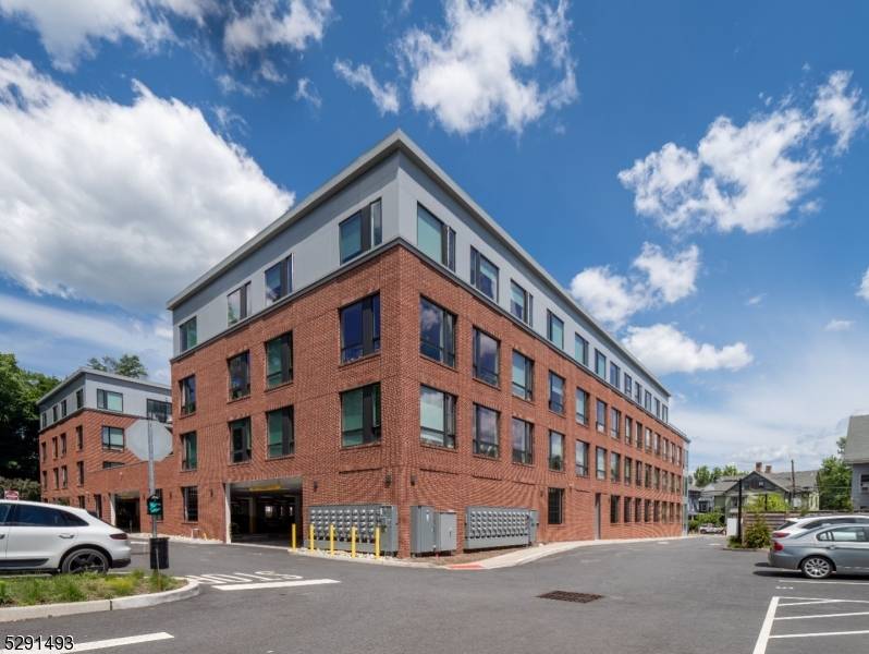 Morristown Town, NJ 07960,173a Morris St #320
