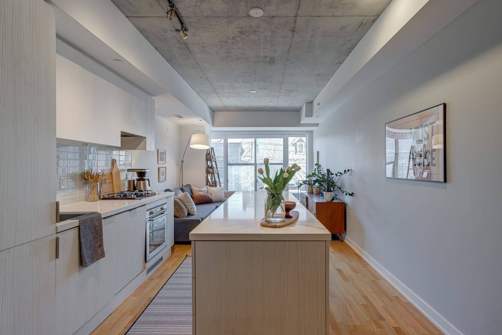 Toronto C01, ON M6J 0G1,109 Ossington AVE #203