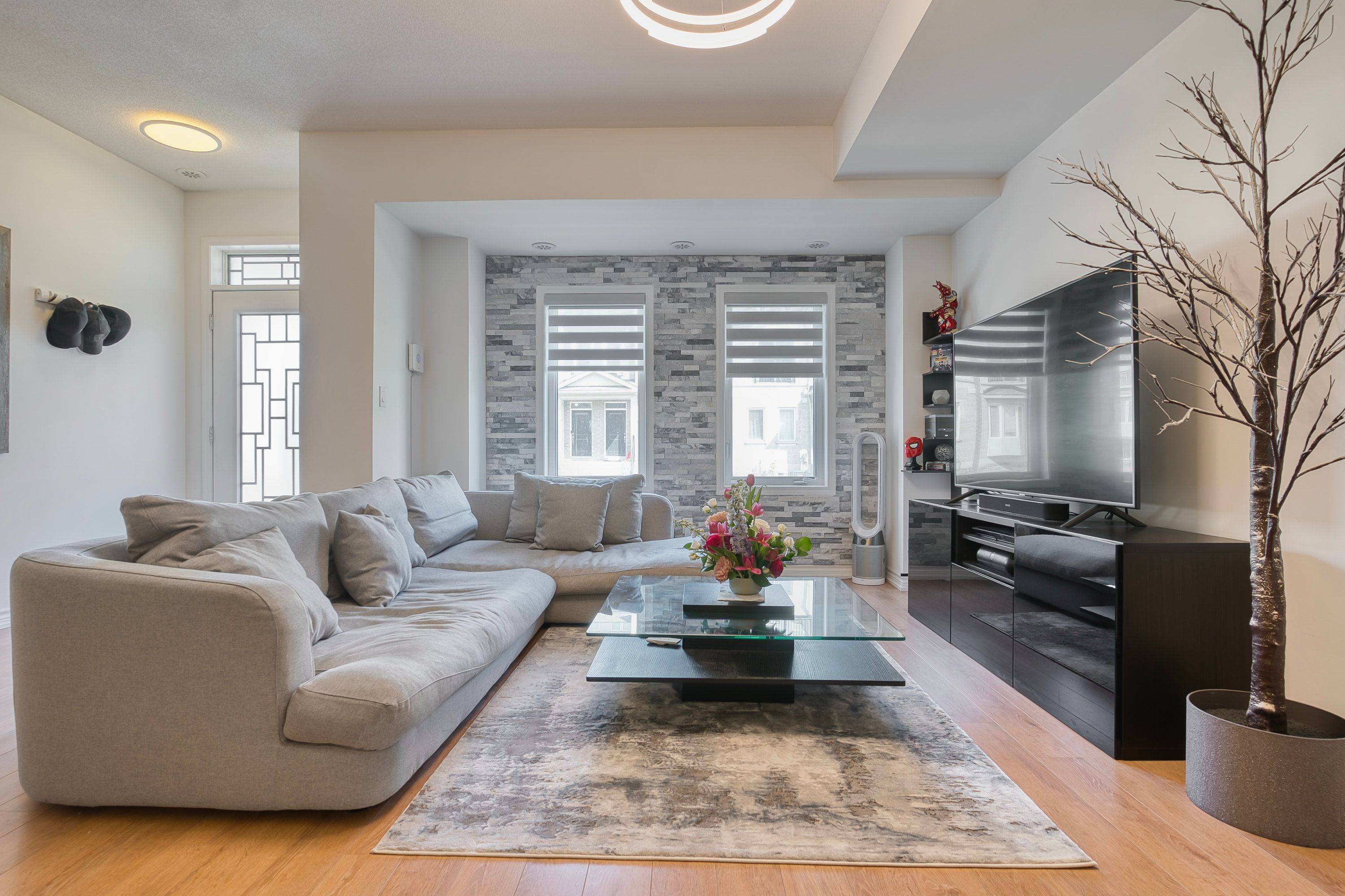Whitby, ON L1N 0L5,1020 Dunsley WAY