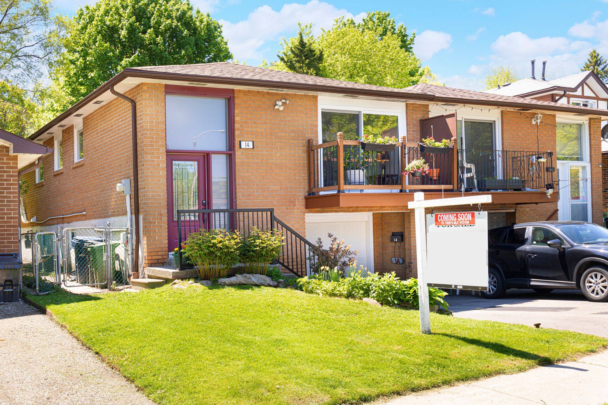 Toronto E10, ON M1E 4W9,14 DEANSCROFT SQ