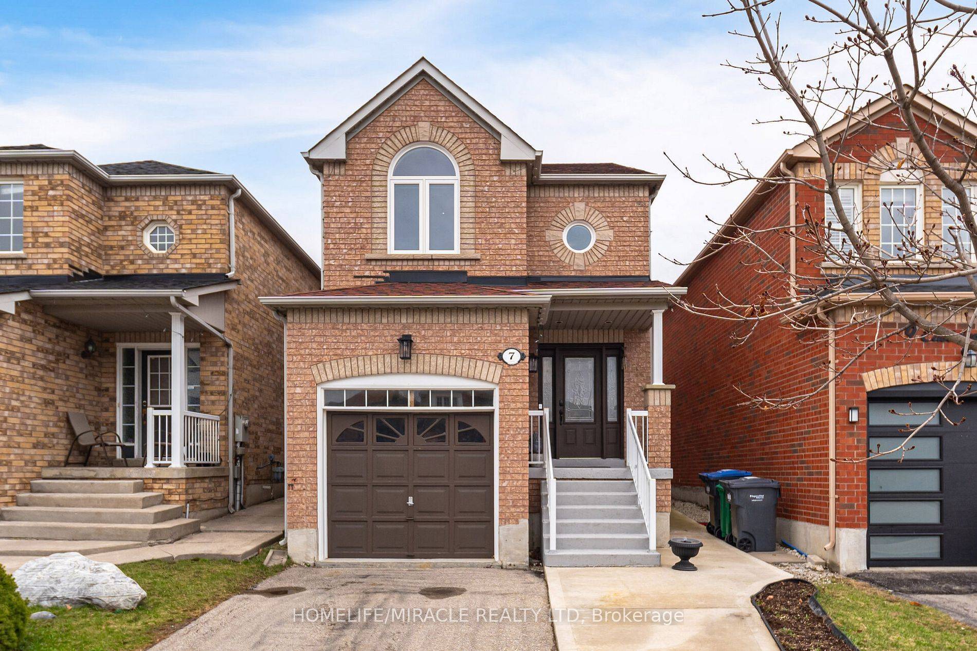 Brampton, ON L6P 1M6,7 Eastview Gate