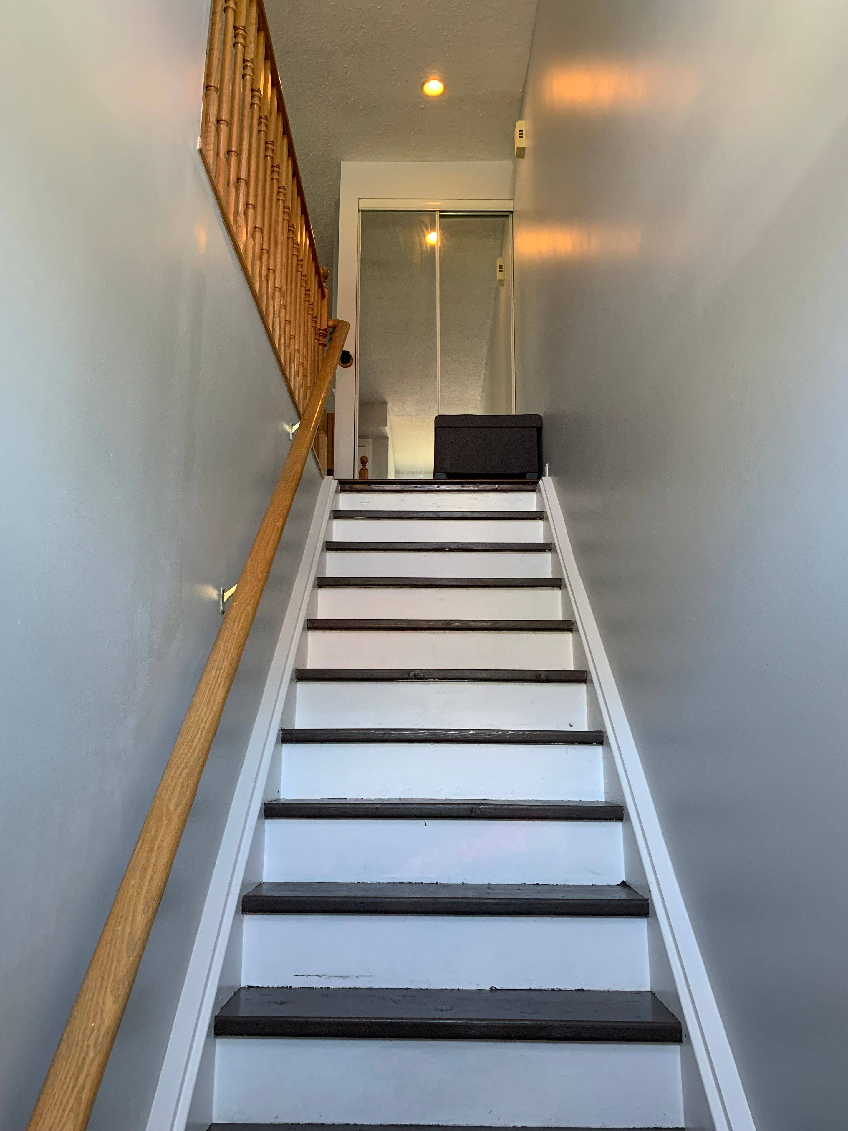 Burlington, ON L7L 6R7,1701 Lampman AVE #706