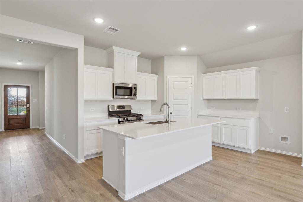 Van Alstyne, TX 75495,556 Ridgewood Drive