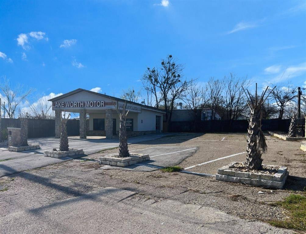 Sansom Park, TX 76114,5715 Azle Avenue