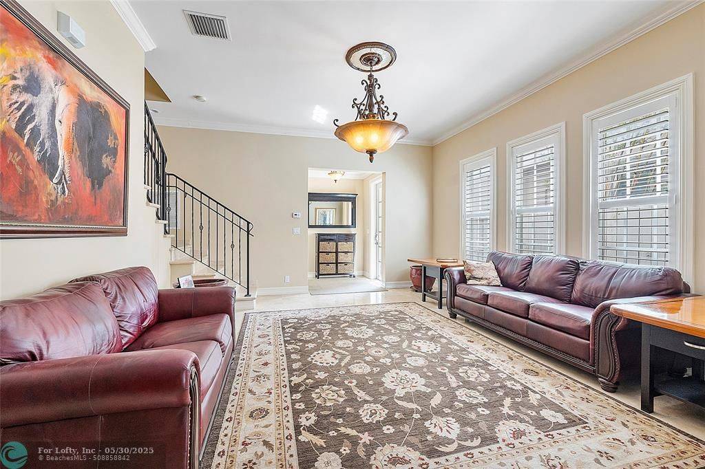 Fort Lauderdale, FL 33315,423 SW 16th St