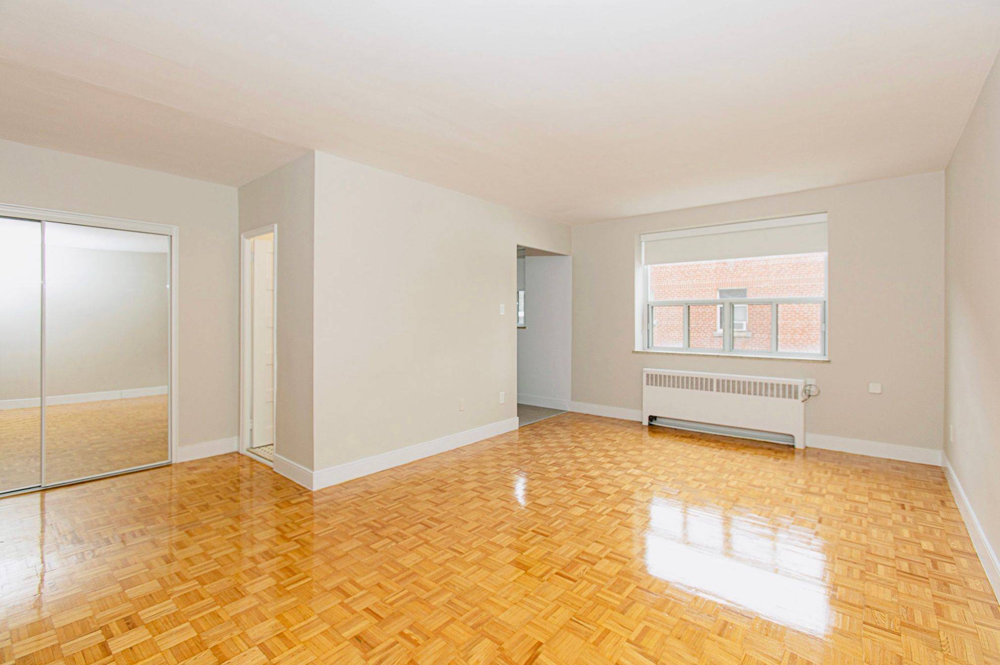 Toronto C11, ON M4G 2Z9,1291 Bayview AVE N #103