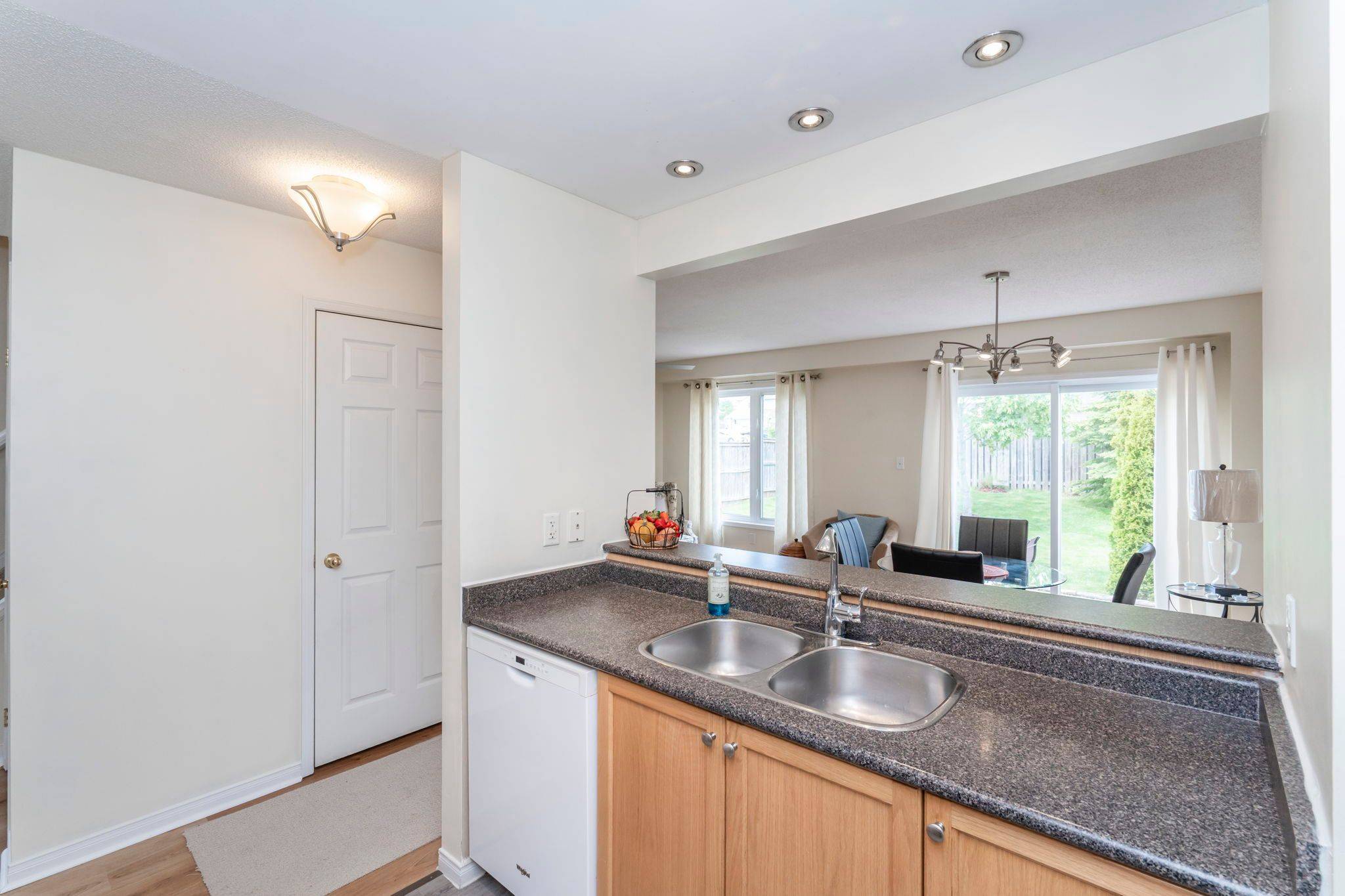 Midland, ON L4R 0A1,105 Southwinds CRES