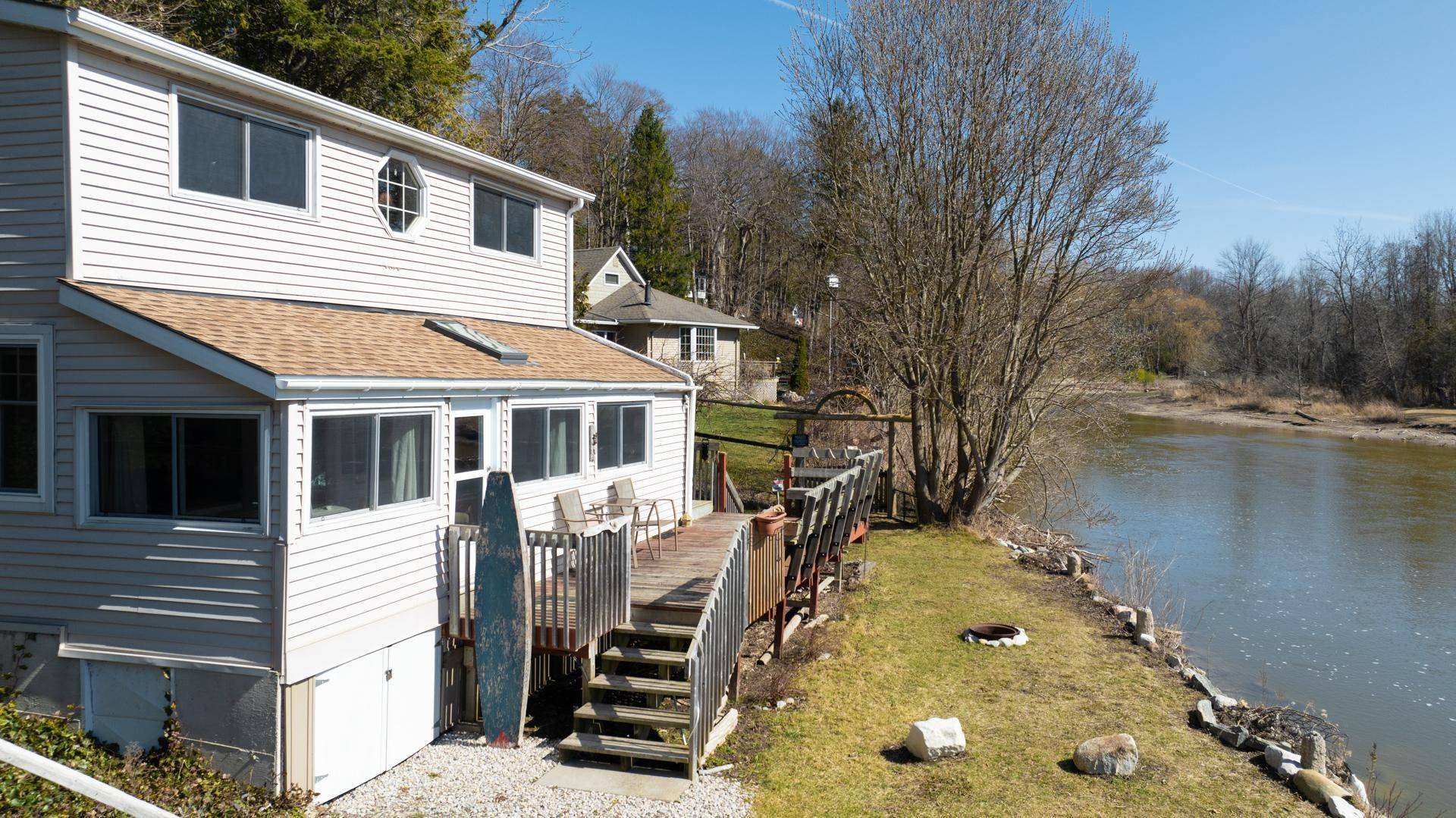 Ashfield-colborne-wawanosh, ON N7A 3X9,9 MAPLE LN