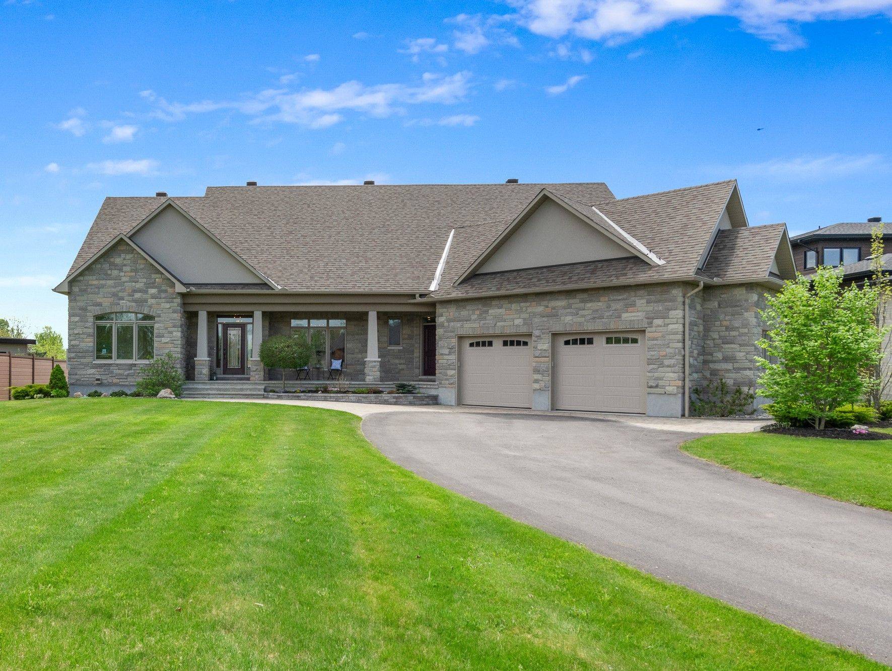 Manotick - Kars - Rideau Twp And Area, ON K4M 0B2,717 McManus AVE