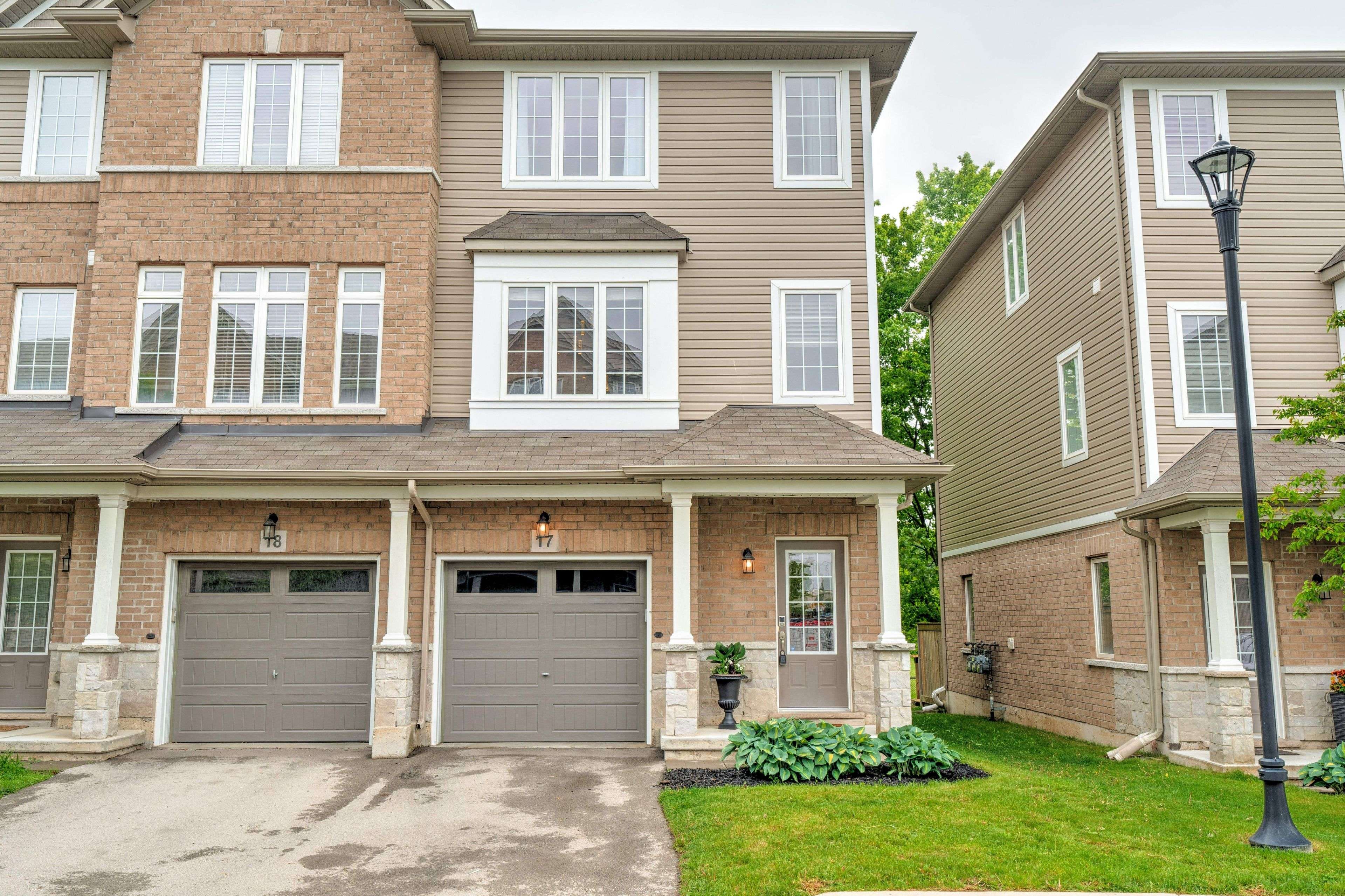 Hamilton, ON L9H 7N3,122 Dundas ST E #17