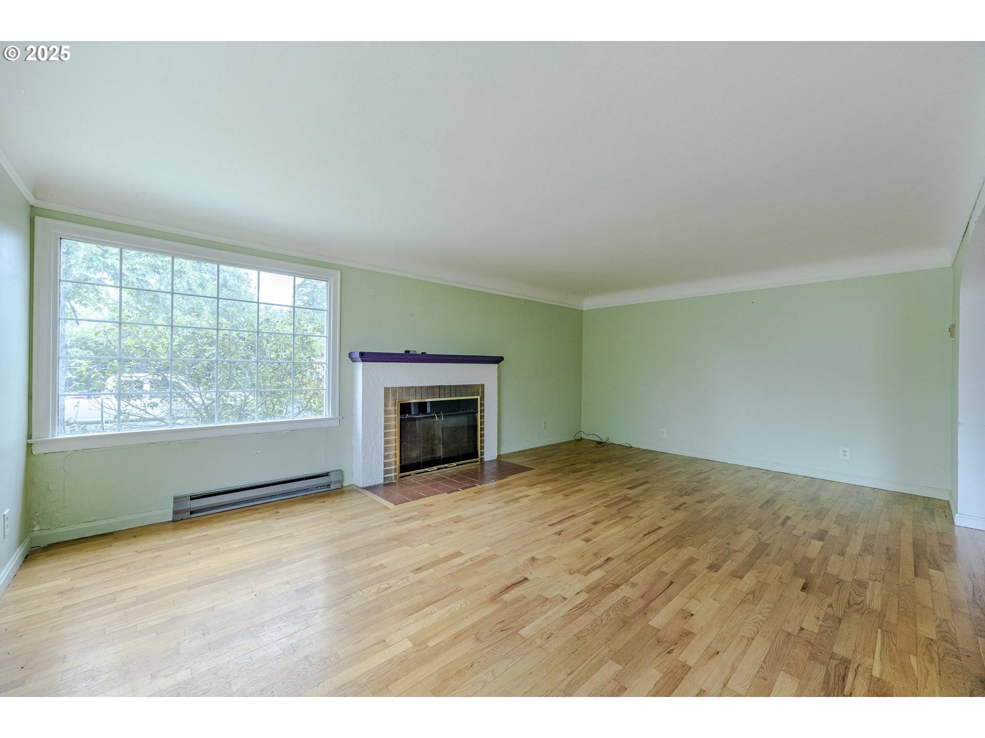 Eugene, OR 97401,412 W 17TH AVE