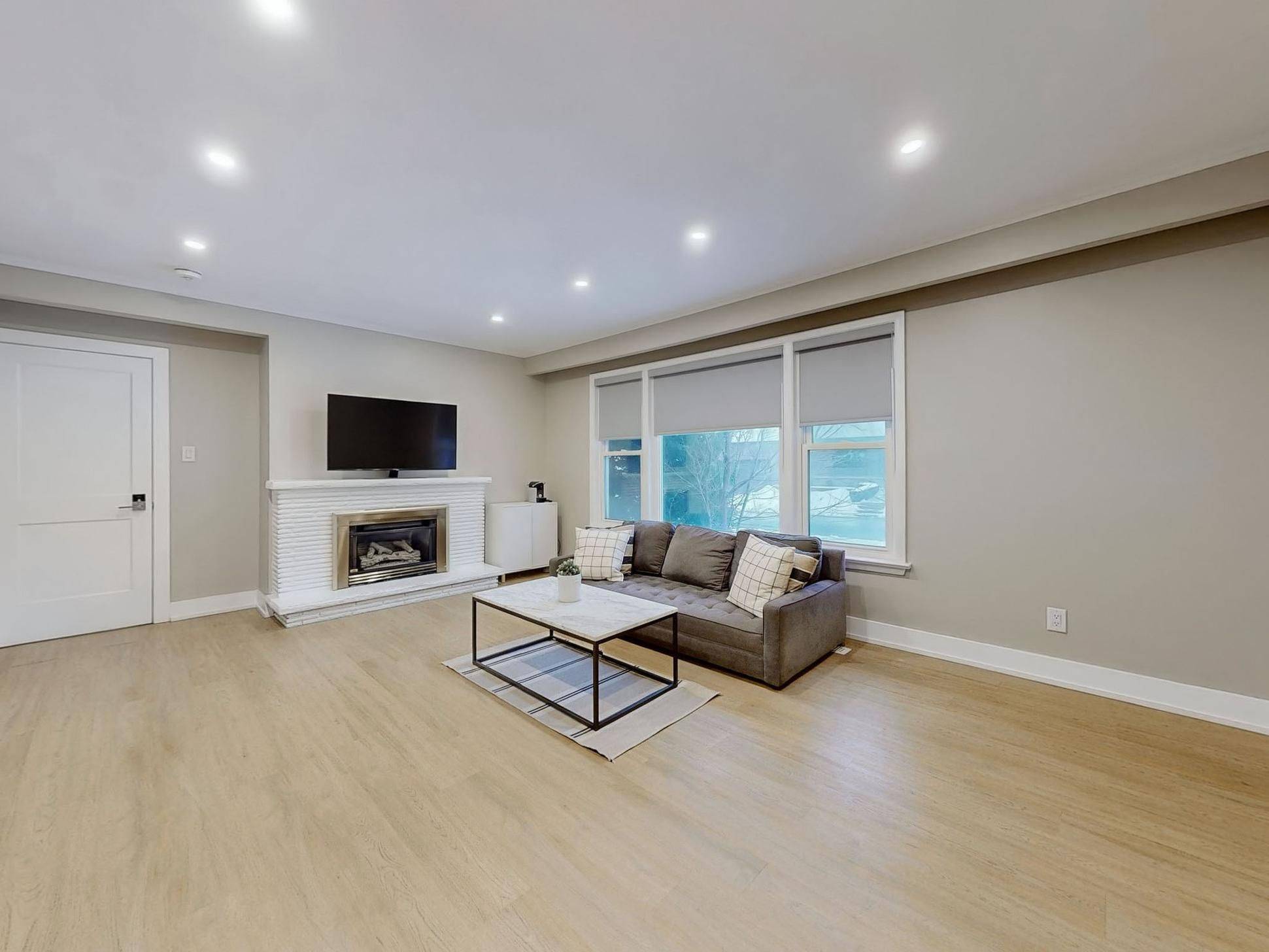 Toronto C07, ON M2N 1X1,105 Betty Ann DR